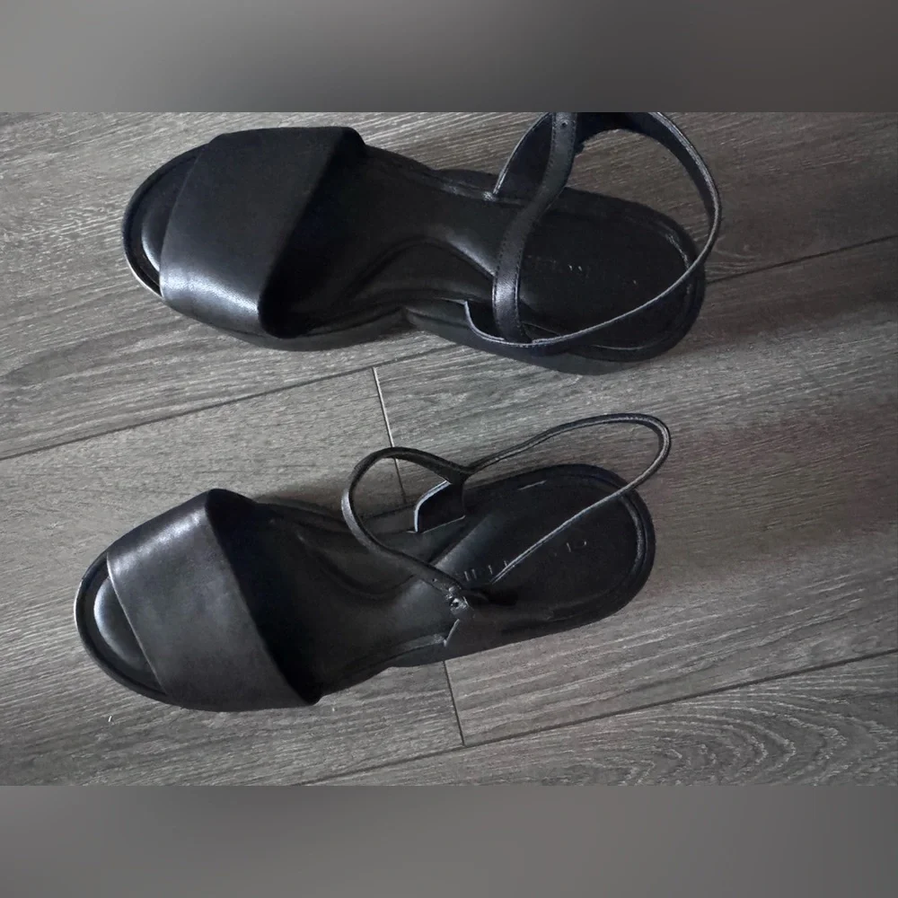 NEW Robert Clergerie $922 Black Flatform Sandals